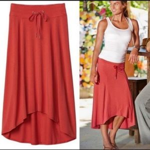 Athleta hi-low skirt